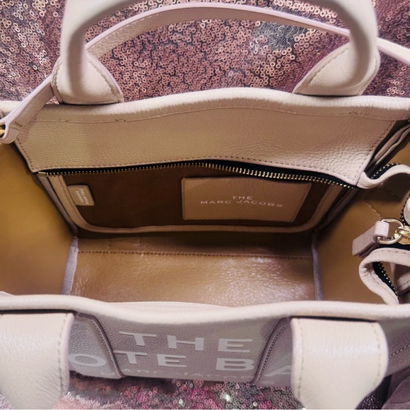 Authentic PreLoved Marc Jacobs LEATHER Small “The Tote Bag” EUC!! - Picture 4 of 16